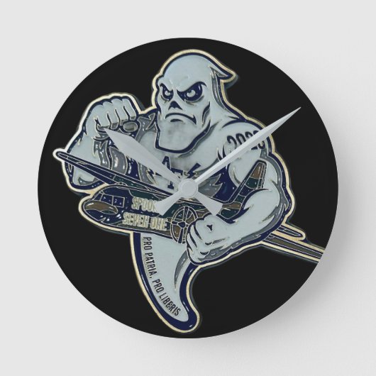 Coin 2 - Spooky! Wall Clock, 10" Round  ラウンド壁時計 (正面)