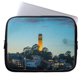 Coit Tower San Francisco – Skyline Photography Art ラップトップスリーブ