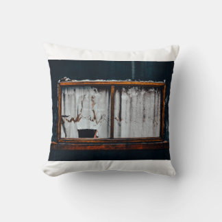 Cojín con decoración de ventana abandonada クッション