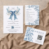 Elegant Dusty Blue White Rose Floral Bow Wedding 招待状 (この独立クリエイターのコレクションをカスタマイズ。)