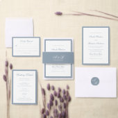 クラシックダスティブルーモノグラム結婚式宿泊案内カード エンクロージャーカード (この独立クリエイターのコレクションをカスタマイズ。)