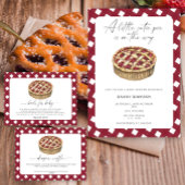 小さなかわいこちゃんパイがベイビーシャワーの途中にある 招待状