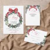 赤いリボンの花輪 冬のクリスマスリース 結婚式 招待状 (この独立クリエイターのコレクションをカスタマイズ。)