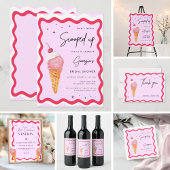 彼女は波打つピンクの赤いブライダルシャワー ペーパープレート