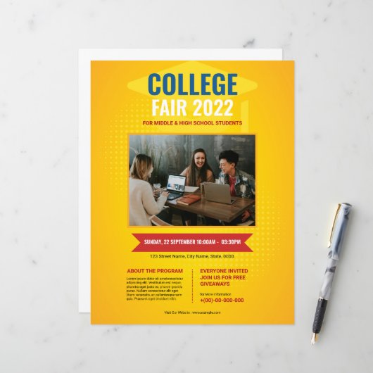 College Fair Flyer Template Template (正面/裏面インサイチュ)