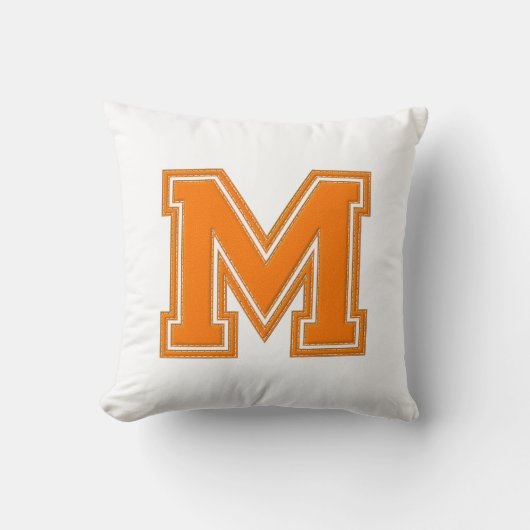 Collegiate Letter装飾用クッション、オレンジ&ホワイトM クッション (正面)