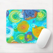 Color frogs on colorful water  マウスパッド (マウス)