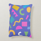 Colorful Abstract Geometric Memphis Style Pattern アクセントクッション (裏面(縦))