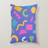Colorful Abstract Geometric Memphis Style Pattern アクセントクッション (正面(垂直))
