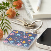 Colorful Animal Paw Prints Pattern キーホルダー (正面右)