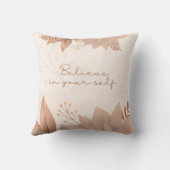 Colorful Floral Pattern Pillow クッション (裏面)