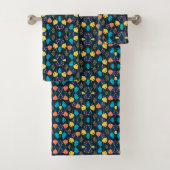 Colorful floral towels feature a vibrant pattern バスタオルセット (インサイチュ)