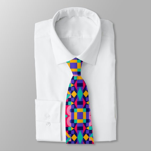 Colorful geometric-patterned tie displayed  ネクタイ (タイ)
