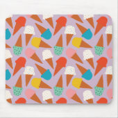 Colorful Hand-Drawn Ice Cream Cone Pattern  マウスパッド (正面)