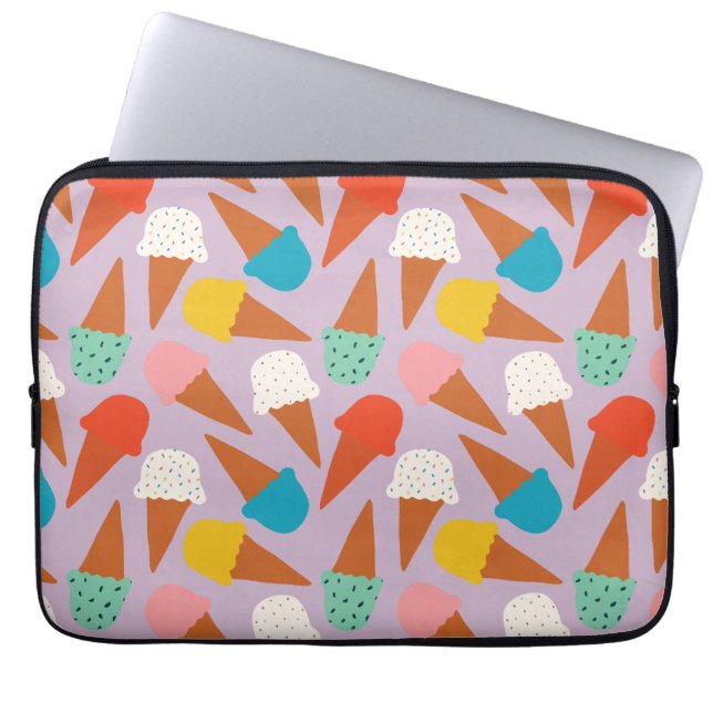 Colorful Hand-Drawn Ice Cream Cone Pattern  ラップトップスリーブ (正面)