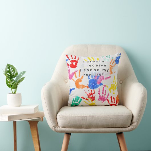 Colorful Handprint Pattern Throw Pillow クッション (椅子)