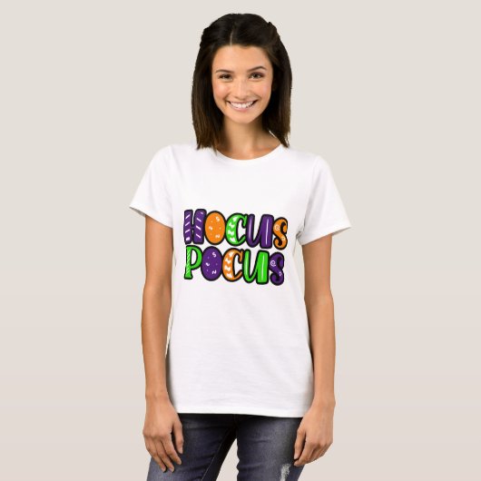 Colorful Hocus Pocus T-Shirt - Retro Groovy Witchy Tシャツ (正面フル)