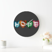 Colorful HOPE Hearts – Inspirational Love Typograp ラージ壁時計 (ホーム)