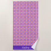Colorful Pink and Purple Spanish-Style Tile Patter ビーチタオル (正面)