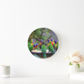 Colorful Rainbow Lorikeet Parrots Eating ラウンド壁時計 (ホーム)