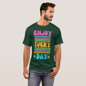 Colorful Retro Aesthetic Quote retro Tシャツ (正面フル)