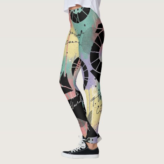 Colorful Urban Graffiti Pattern (10) レギンス (左)