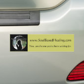 colorlogo、www.SoulBasedHealing.comの……あります バンパーステッカー (車上)
