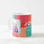 Colors of Joy 2 Photo Customized Mag コーヒーマグカップ<br><div class="desc">このおもしろいはモダン、スタイル付きマグカップは、2つの写真テンプレートとカラフル抽象芸術円を備えている。おばあちゃん素晴らし、おばあさん、姉さん、母さんなどに贈り物をする！</div>