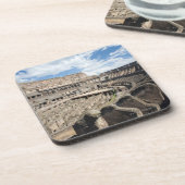 Colosseumはローマ、イタリアに置かれます。 その コースター (左側)