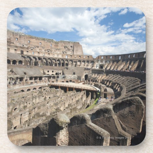 Colosseumはローマ、イタリアに置かれます。 その コースター (正面)
