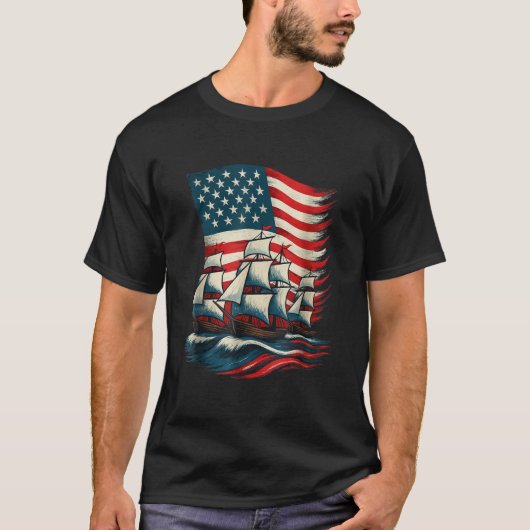 Columbus Day Sailing Ship American Flag Patriotic  Tシャツ (正面)