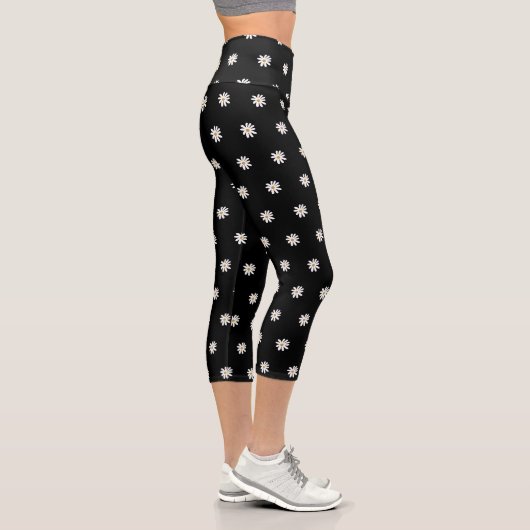 Comfortable Black Capri Leggings with Floral Motif カプリレギンス (右)