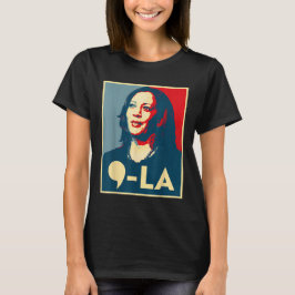 Comma La - カマラ・ハリス 2024 大統領に投票しよう Tシャツ