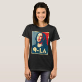 Comma La - カマラ・ハリス 2024 大統領に投票しよう  Tシャツ (正面フル)