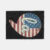 Comma La Kamala Harris American Flag Comma + La フリースブランケット (正面(横))