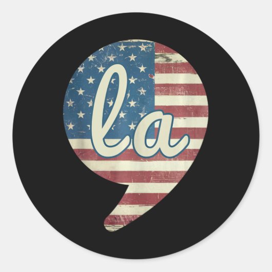 Comma La Kamala Harris American Flag Comma + La ラウンドシール (正面)