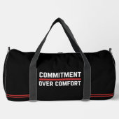 Commitment Over Comfort Gym Duffel Bag ダッフルバッグ (正面)