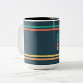 Commitment Over Comfort Retro Motivation Mug ツートーンマグカップ (正面左)