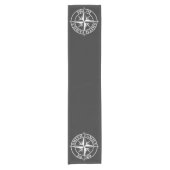 Compass star monogram personalizableエンブレム ショートテーブルランナー (正面)