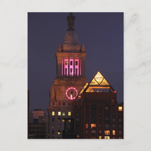 Con Edison時計塔は薄暮れ時にピンクで点灯 ポストカード (正面)
