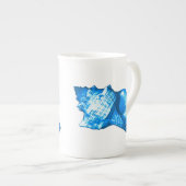 Conch shell sketch - cobaltとsky blue ボーンチャイナマグカップ (正面右)