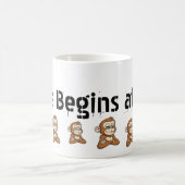 Confident Monkey  Classic Mug, 11 oz コーヒーマグカップ (中央)