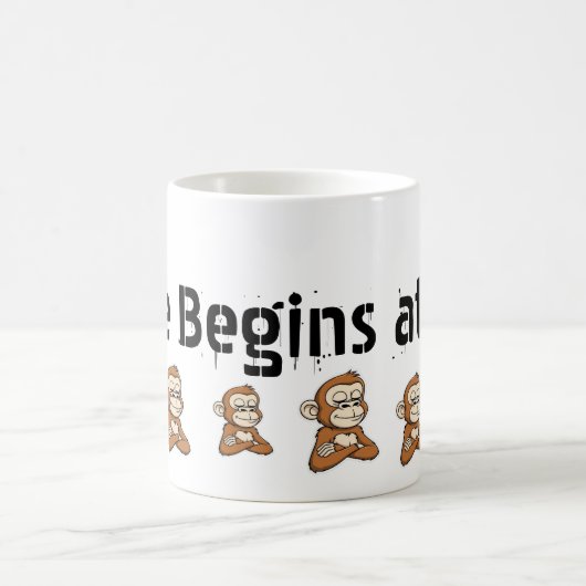 Confident Monkey  Classic Mug, 11 oz コーヒーマグカップ (中央)