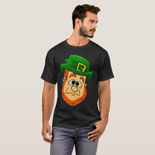 Confused Leprechaun  St Patrick's Day Shamrock Tシャツ (正面フル)