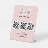 Connect With Us 3 QRコードソーシャルメディア赤面ピンク 台座サイン (正面)