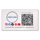 Connect with us Social Media QR Code Pink Business マグネット名刺 (正面)