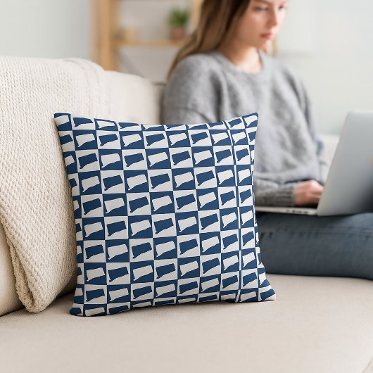 Connecticut Outline Pattern Blue and White クッション