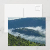 Connors Nubble, Acadia NP, Maineによる霧のストリーミング ポストカード (正面/裏面)