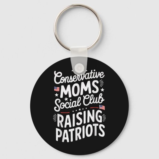 Conservative Moms Social Club Raising Patriots  キーホルダー (正面)
