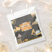 Construction Birthday Invitation フェイバーバッグ (クリップ留めされた状態)